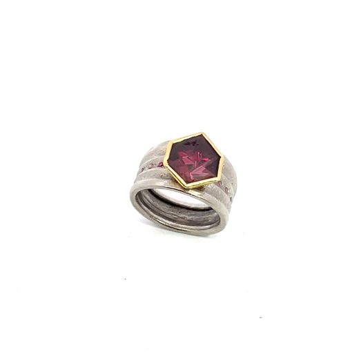 Atelier Zobel: Munsteiner-Cut Garnet Ring - Image 2