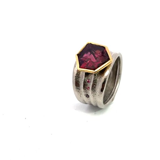 Atelier Zobel: Munsteiner-Cut Garnet Ring - Image 3