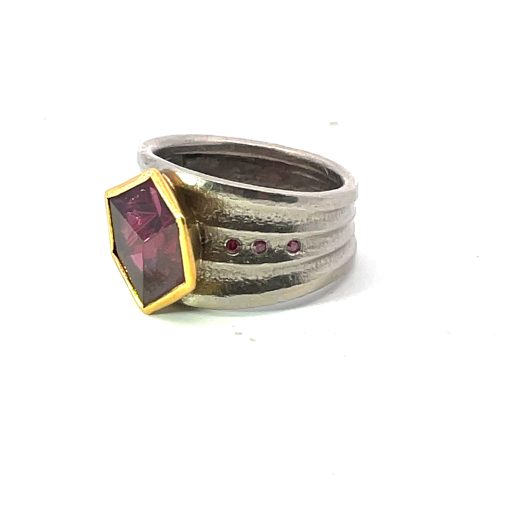 Atelier Zobel: Munsteiner-Cut Garnet Ring - Image 4